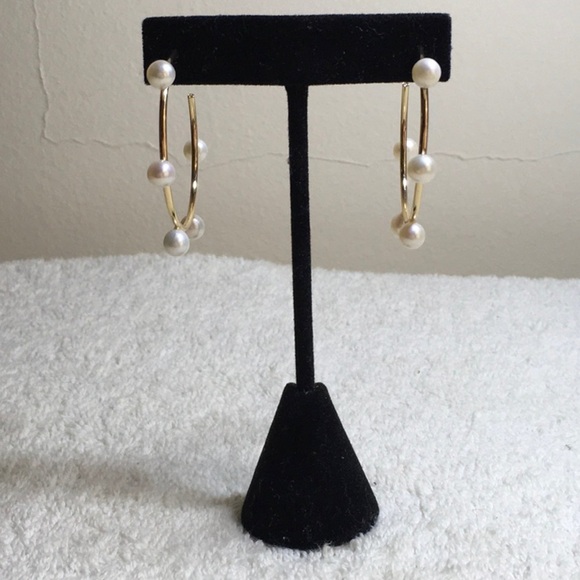 Vintage Costume Goldtone and Faux Pearl Hoop Earrings (1.5in) - Picture 1 of 5